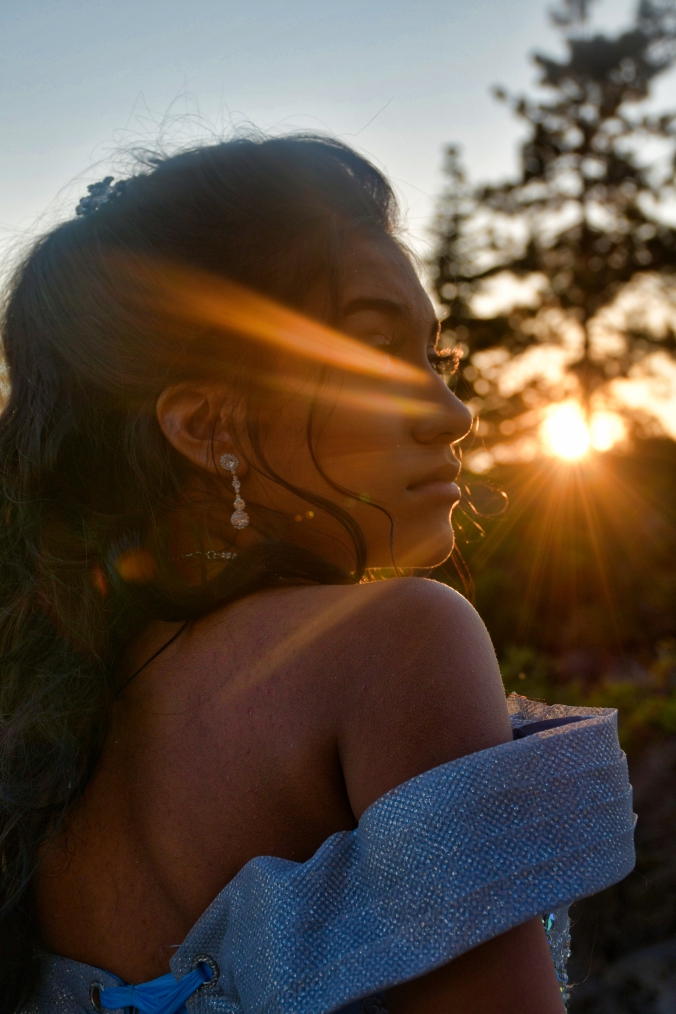 Divertida quinceañera en sesion fotografica profesional en Nevada