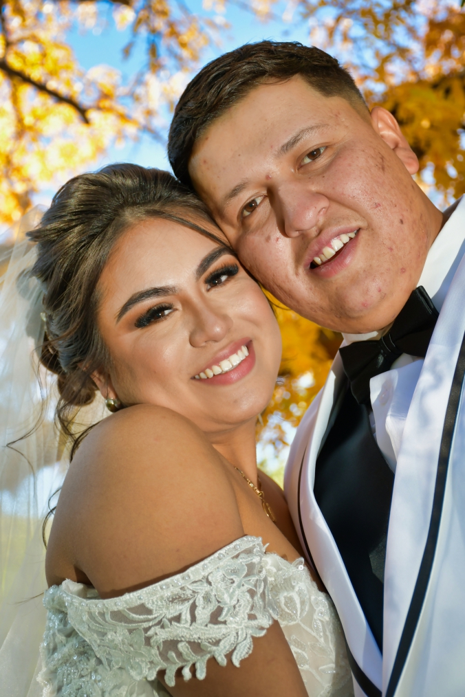 Romantica pareja en su boda durante fotografia profesional en Nevada